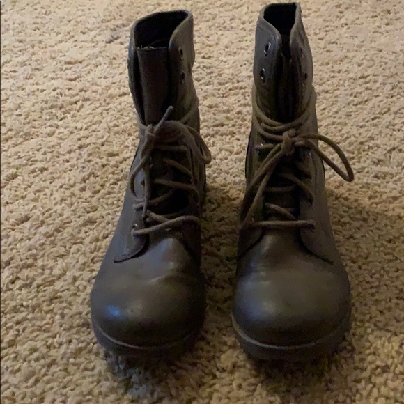 Combat Boots - Picture 1 of 2